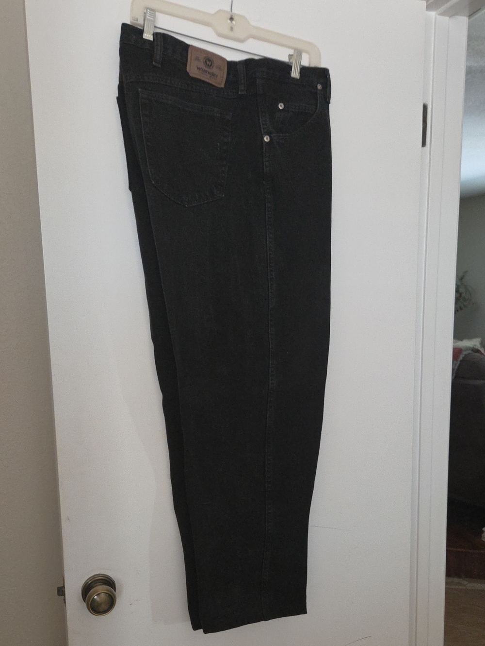 Wrangler Men's Straight-Leg Jeans in Black